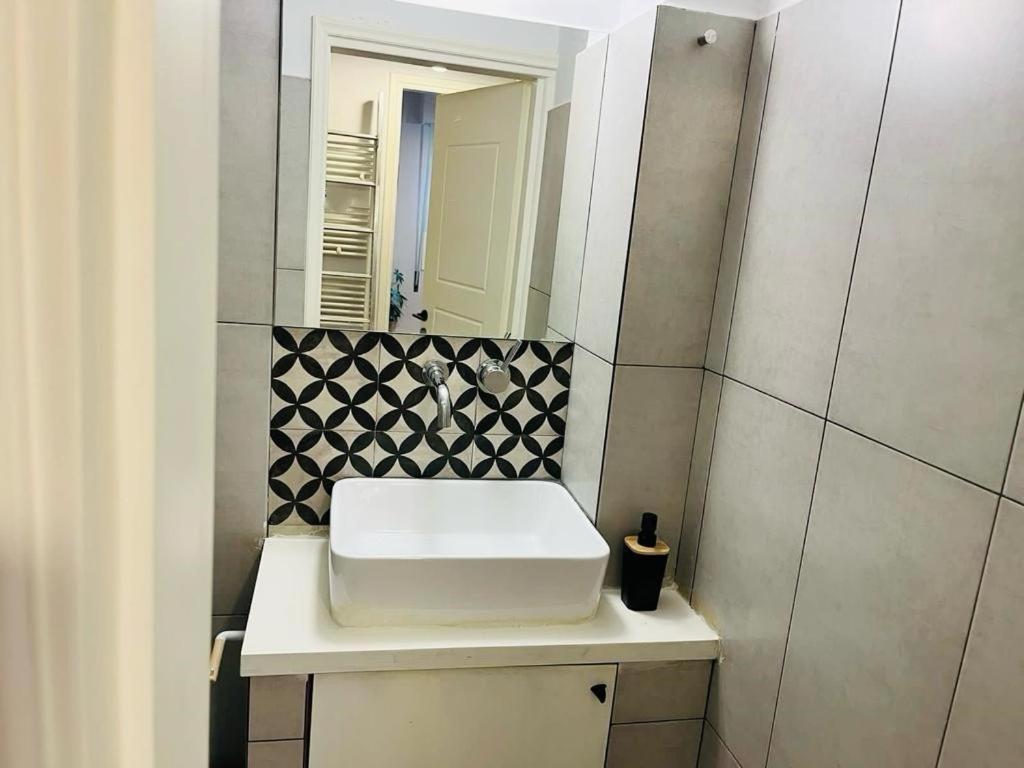 Exarcheia Urban Studio Apartment Атина Екстериор снимка